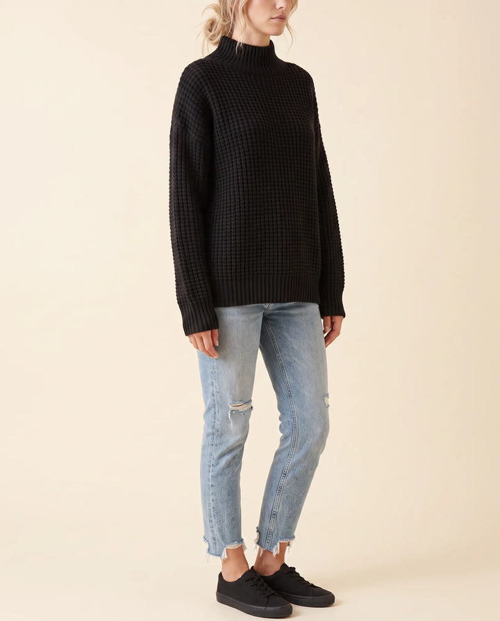 Bequemer, weicher Damen Oversized Rollkragenpullover für kalte Wintertage und Freizeit.