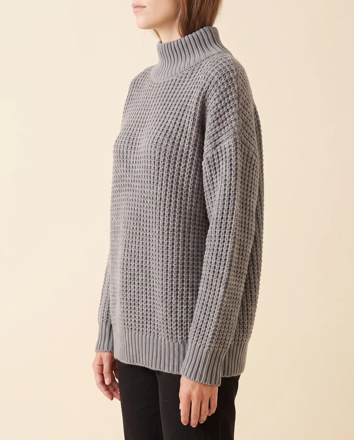 Locker sitzender, bequemer Oversized Damen Rollkragenpullover für entspannte Tage.