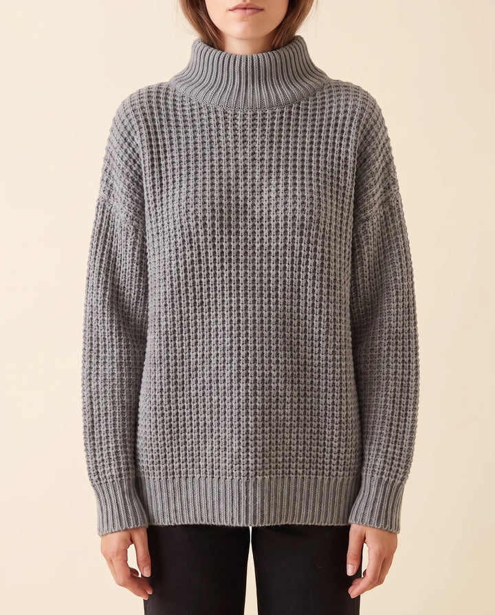 Vielseitiger Damen Oversized Rollkragenpullover, ideal für elegante Looks oder gemütliche Freizeit.
