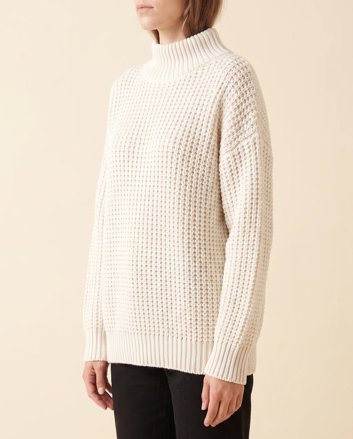 Modischer Damen Oversized Rollkragenpullover, perfekt für kalte Tage und entspannte Abende.