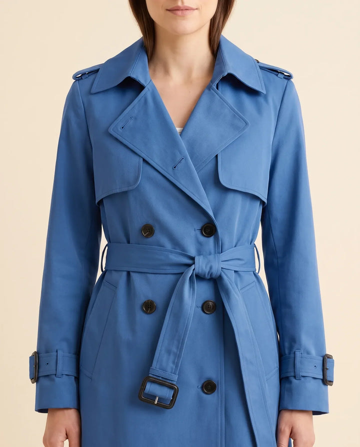 Damen eleganter Zweireiher Trenchcoat mit stilvollem Gürtel, perfekt für den Büro- oder Alltagslook.