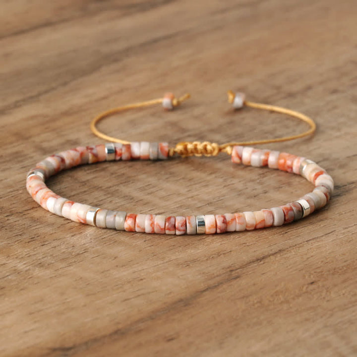 Damen Naturstein-Armband Seraphina, geflochtene Eleganz, verstellbar, Edelstein-Schmuck.