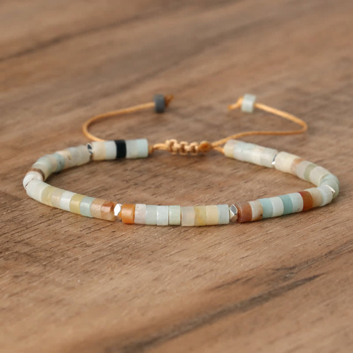 Damenarmband Seraphina, handgefertigt aus Naturstein, geflochtenes Design, schöner Edelstein-Schmuck.