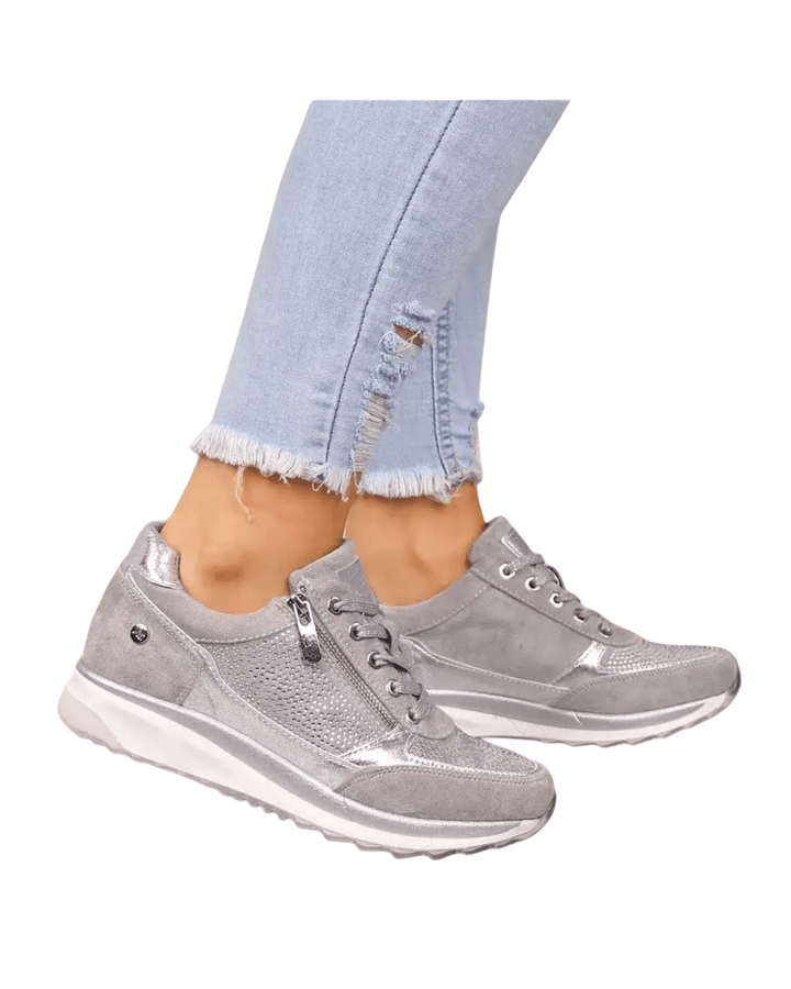 Leichte, atmungsaktive Damen Sneaker mit praktischem Reißverschluss. Ideal als bequeme Freizeitschuhe für Frauen.