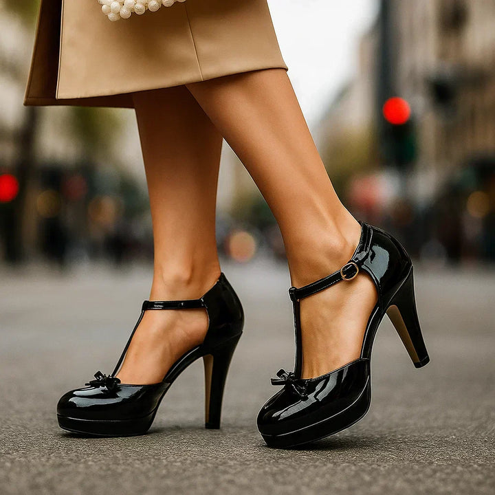 Vielseitige Damenschuhe: Elegante Pumps mit Schleife, spitzer Kappe, ideal für Business & Feiern.