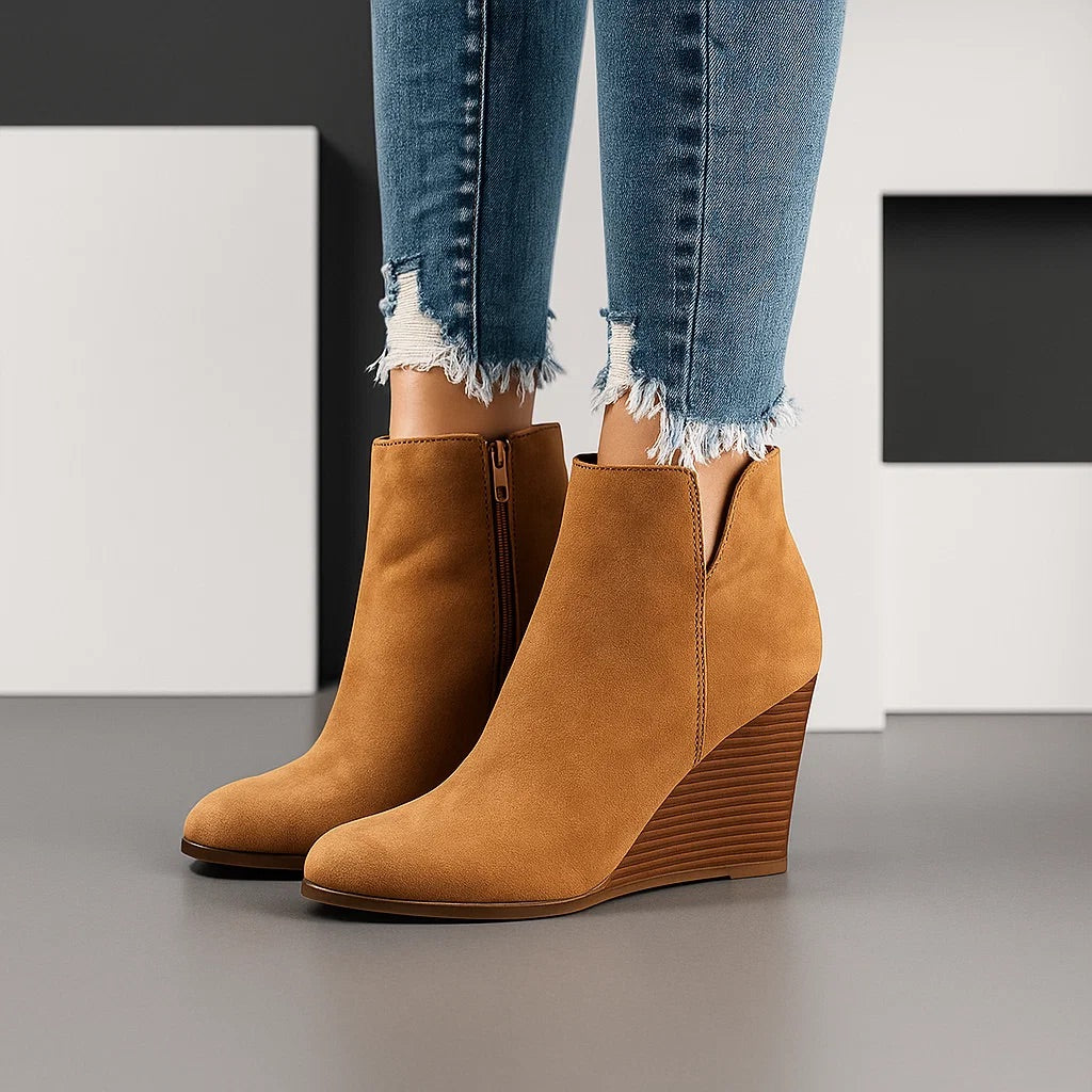 Elegante schwarze Damen Stiefeletten mit Keilabsatz für Komfort & Stabilität, modische Winterschuhe.