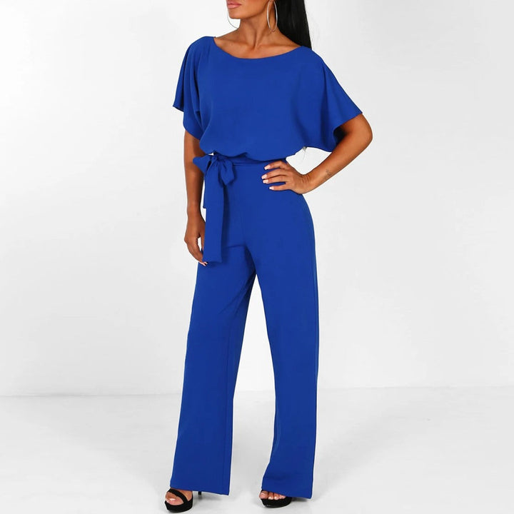 Stilvoller Damen Jumpsuit, Kurzarm, tailliert und mit weitem Bein. Eleganz für Frühling & Sommer.