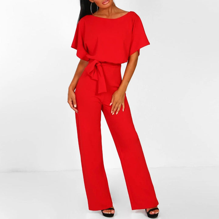 Taillierter Damen Jumpsuit mit Schlüsselloch-Ausschnitt & weitem Bein. Perfekt für elegante Anlässe.
