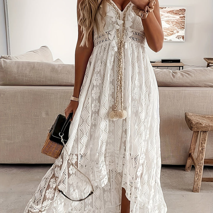 Feminines Damen Boho Maxikleid, V-Ausschnitt, filigrane Stickereien. Perfekt als luftiges Sommerkleid.