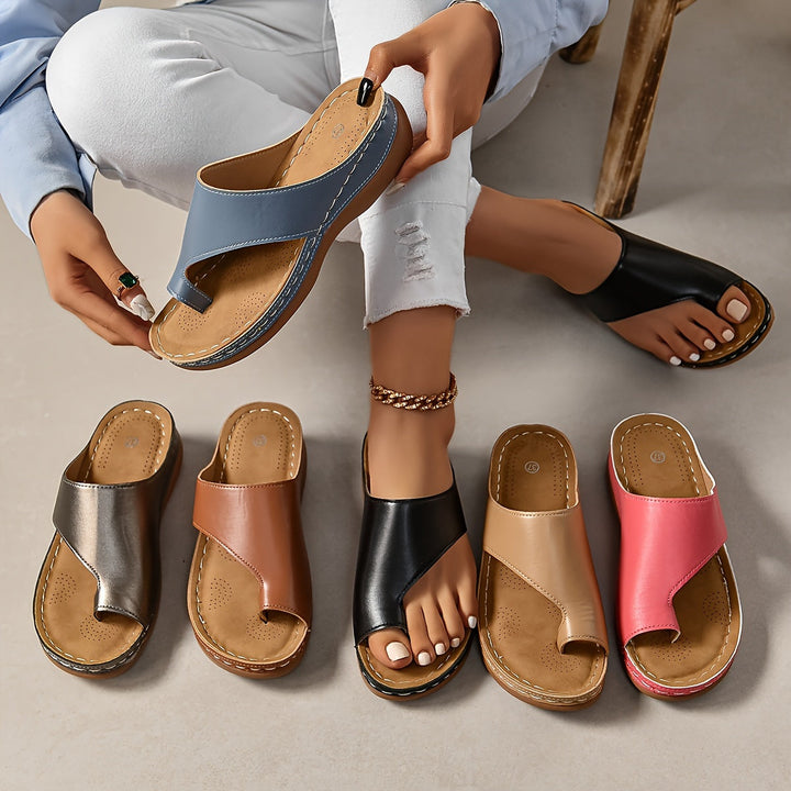 Damen Komfort Keilabsatz-Sandalen mit Zehenschlaufe; bequeme Sommerschuhe für Frühling & Sommer.