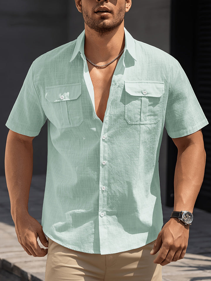 Herren Mode: Kurzarm Freizeithemd, sommerlich, mit Brusttaschen, perfekt für Urlaubstage.