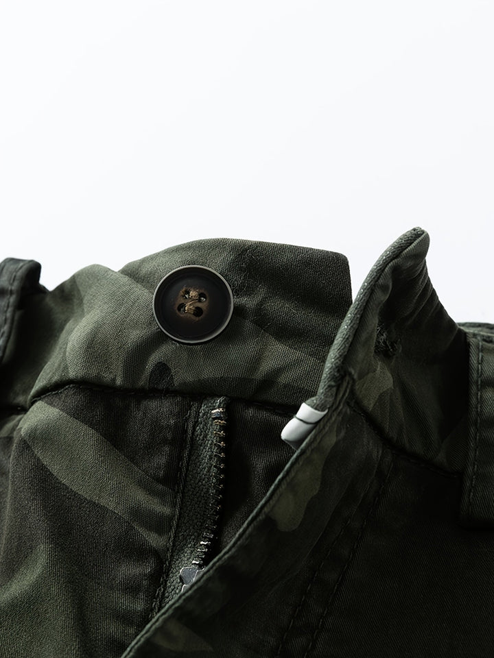 Komfortable Herren Camouflage Shorts, strapazierfähig für Outdoor-Einsätze & Alltag.