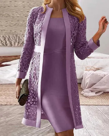 Modisches Damen Spitzenkleid mit passendem Cardigan, ein vielseitiger Zweiteiler für Hochzeitsgäste und festliche Anlässe.