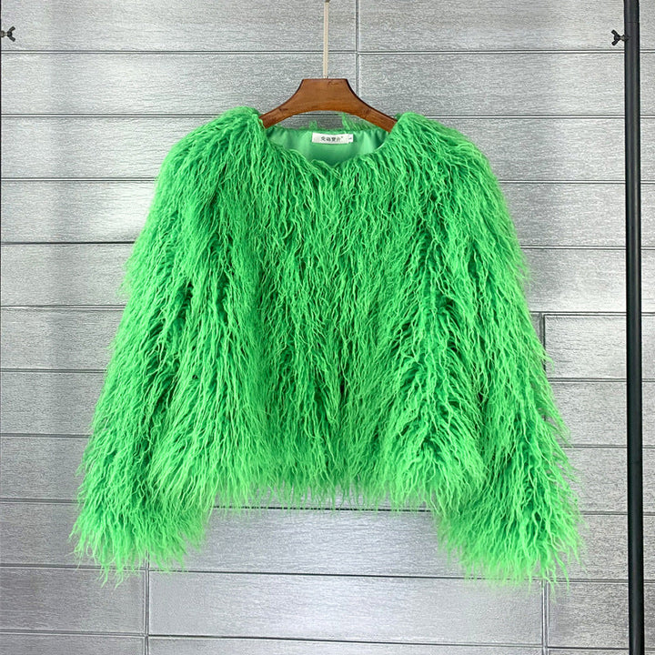 Warmer, luxuriöser Damenmantel Soraya, Kunstpelz. Stilvolle Oberbekleidung für den Winter.