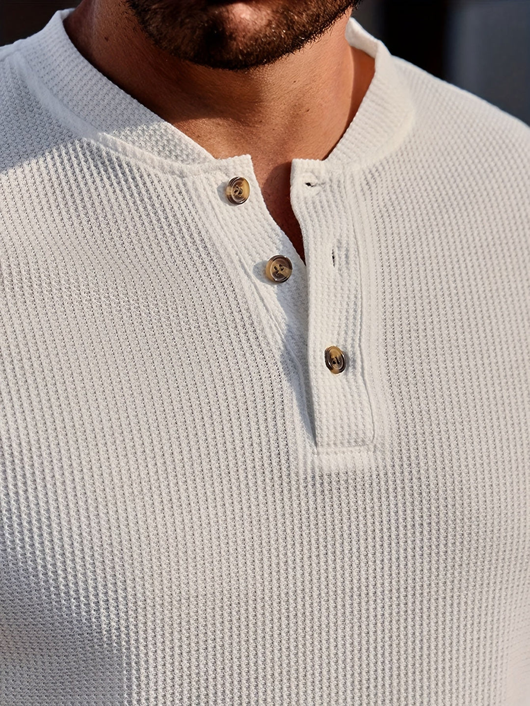 Stylisches Herren-T-Shirt Kurzarm im feinen Strick-Look, modisch und bequem für warme Tage & Freizeit.