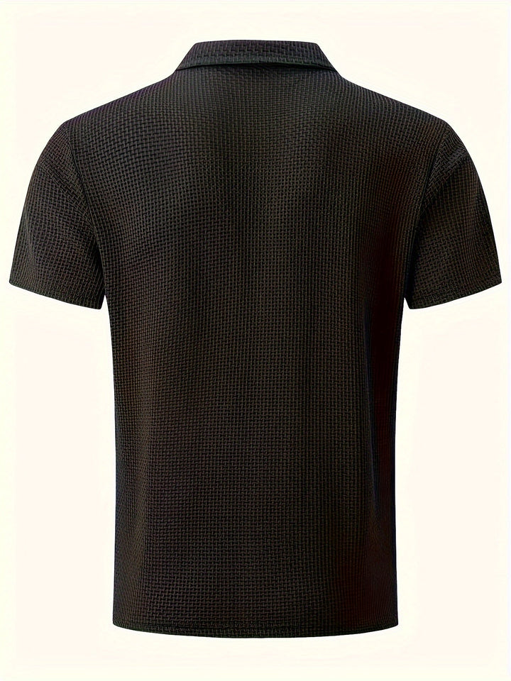 Bequemes Herren-Poloshirt mit Knopfleiste, perfekt für einen entspannten, aber eleganten Look.