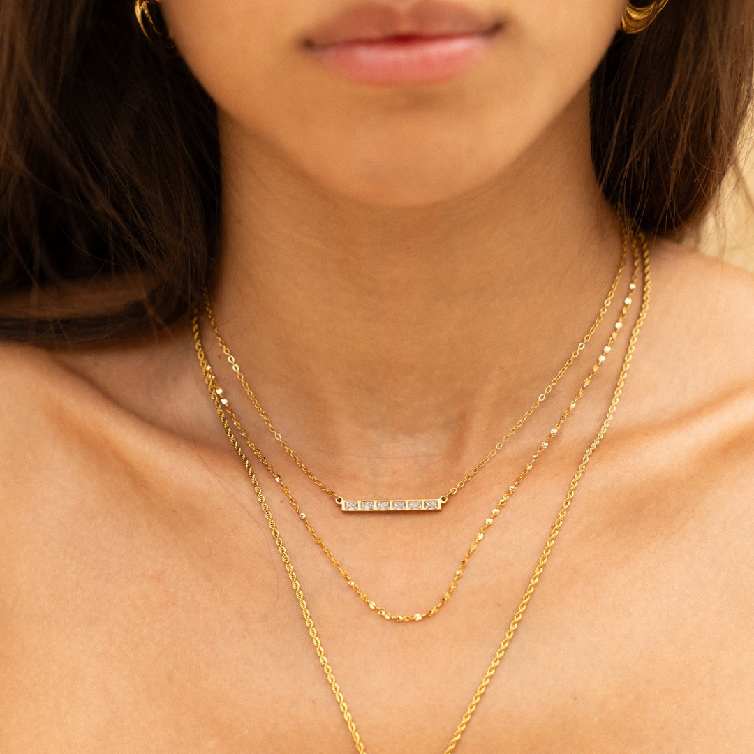 Eleganter goldener Choker für Damen, Edelstahlkette mit Zirkonsteinen, ideal für jeden Anlass.