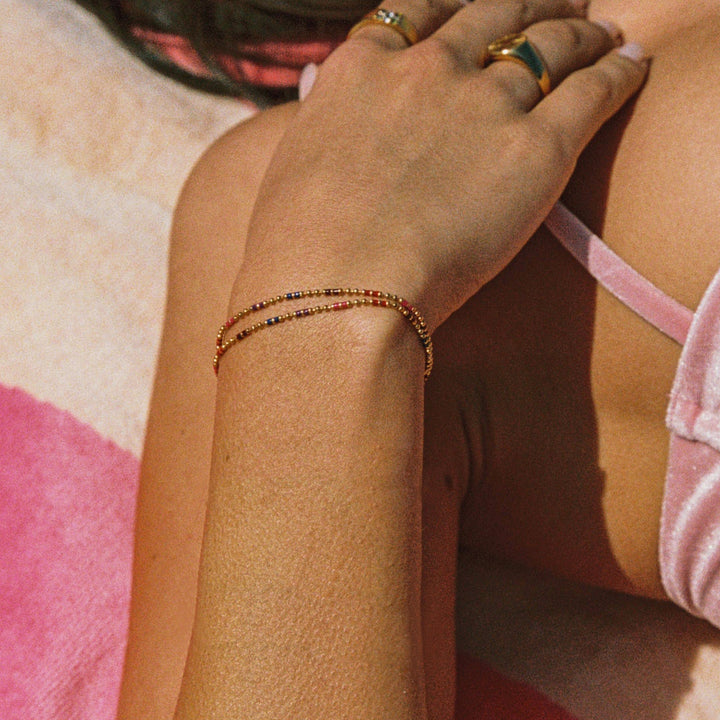 Elegantes goldenes Gliederarmband für Damen, verstellbar, perfekt für Alltag & besondere Anlässe.