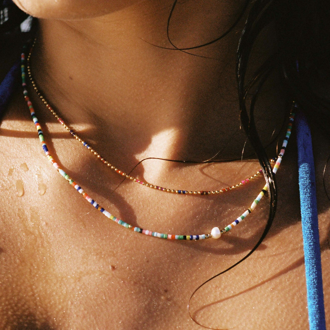 Farbenfroher Regenbogen Choker Gold, bunte Perlenkette, wasserfest, Damenschmuck, verstellbar.