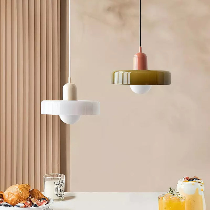 Moderne Buntglas-Pendelleuchte, Bauhaus-Design, vielseitig in jedem Raum.