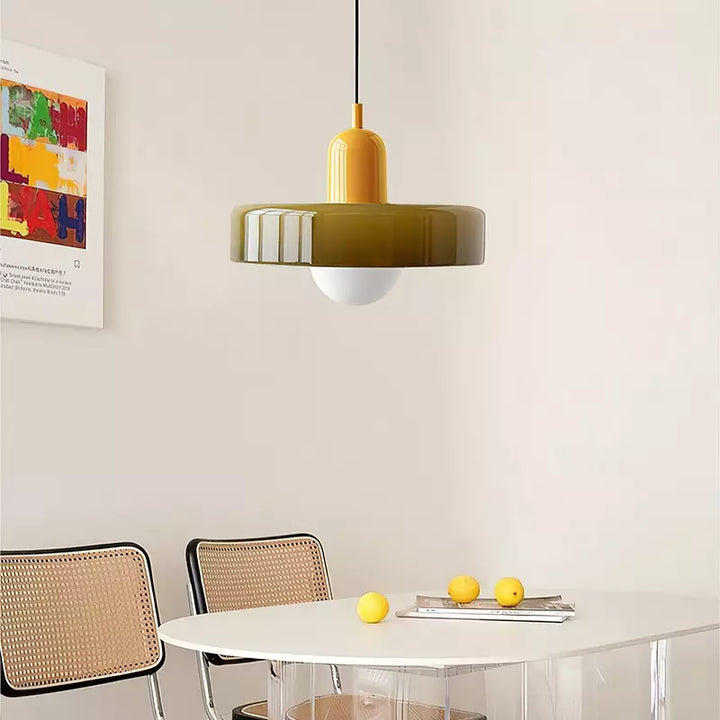 Glaslampe im Bauhaus-Design, farbiges Buntglas, perfekt für ein lebendiges Ambiente.