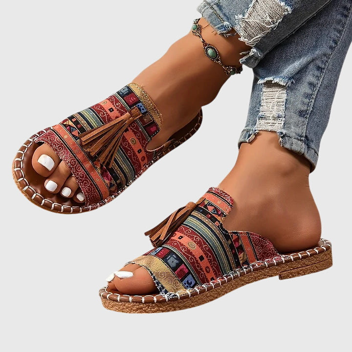 Perfekte Sommerschuhe: flache Damensandalen, leicht und atmungsaktiv, ideal für jeden Anlass.