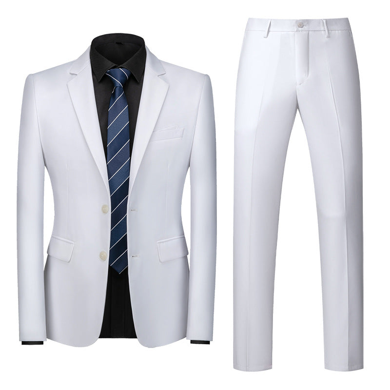 Klassischer Herren Anzug mit Reverskragen, schlanke Passform, elegant und modern; für alle Jahreszeiten geeignet.