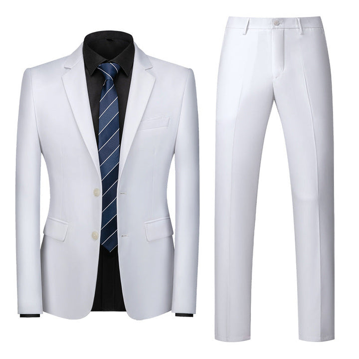 Klassischer Herren Anzug mit Reverskragen, schlanke Passform, elegant und modern; für alle Jahreszeiten geeignet.
