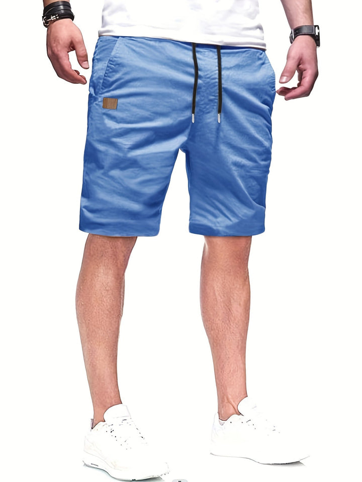 Trendige Herren Freizeitshorts für einen modernen Look, vielseitig für Sport & Alltag geeignet.
