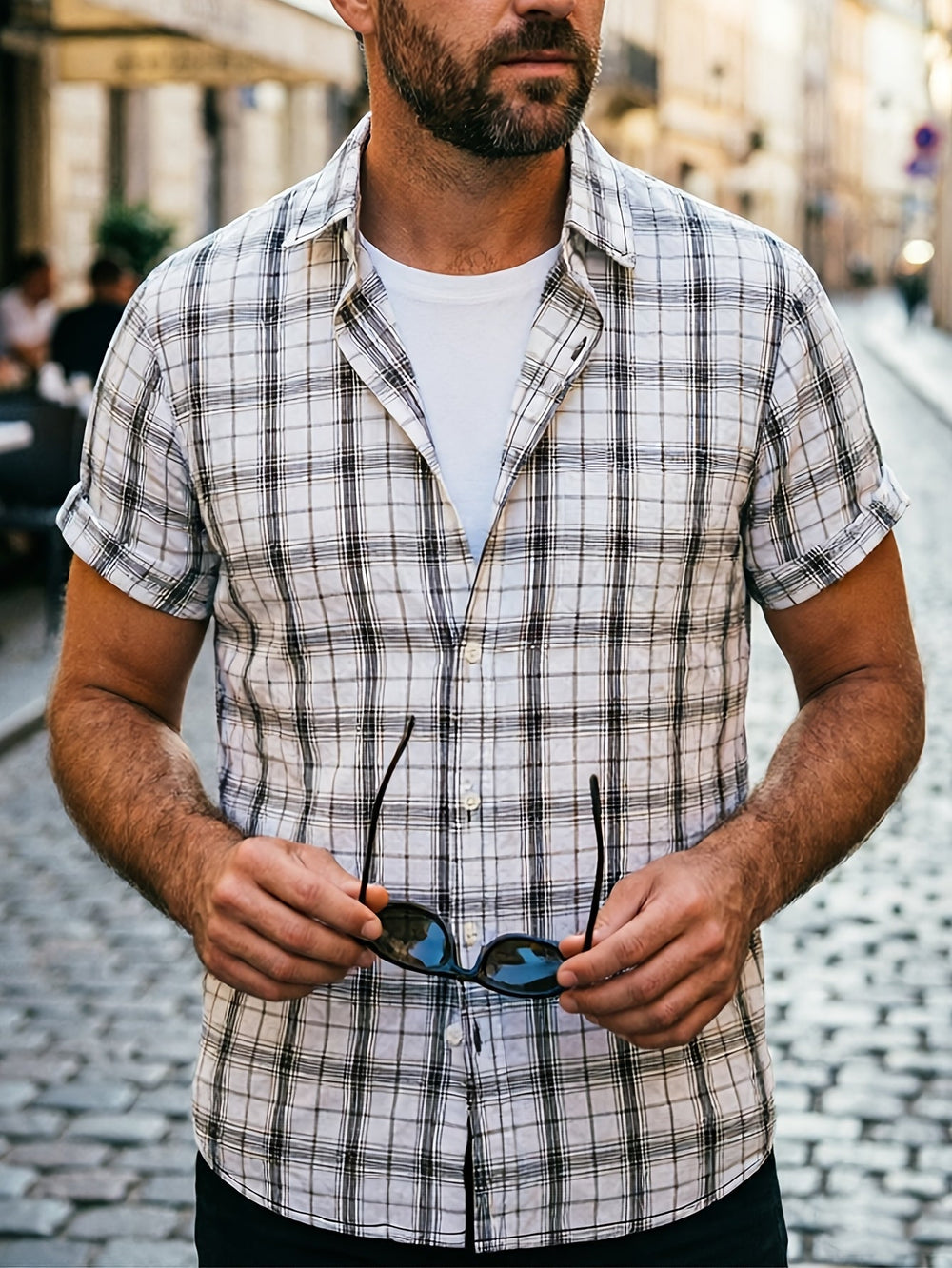 Stilvolles Herren Kurzarm-Karohemd; ideales Freizeithemd für Sommer & Freizeit; moderne Herrenmode.