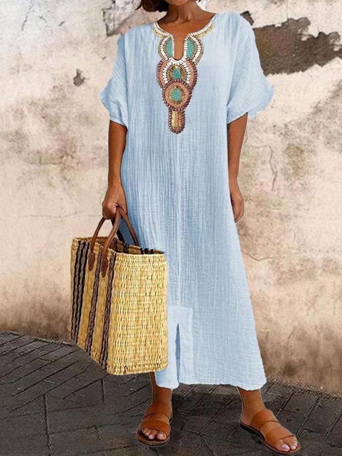 Fließendes Damen Maxikleid im Kaftan-Design, mit eleganter Stickerei. Perfektes, langes Sommerkleid für Urlaub.