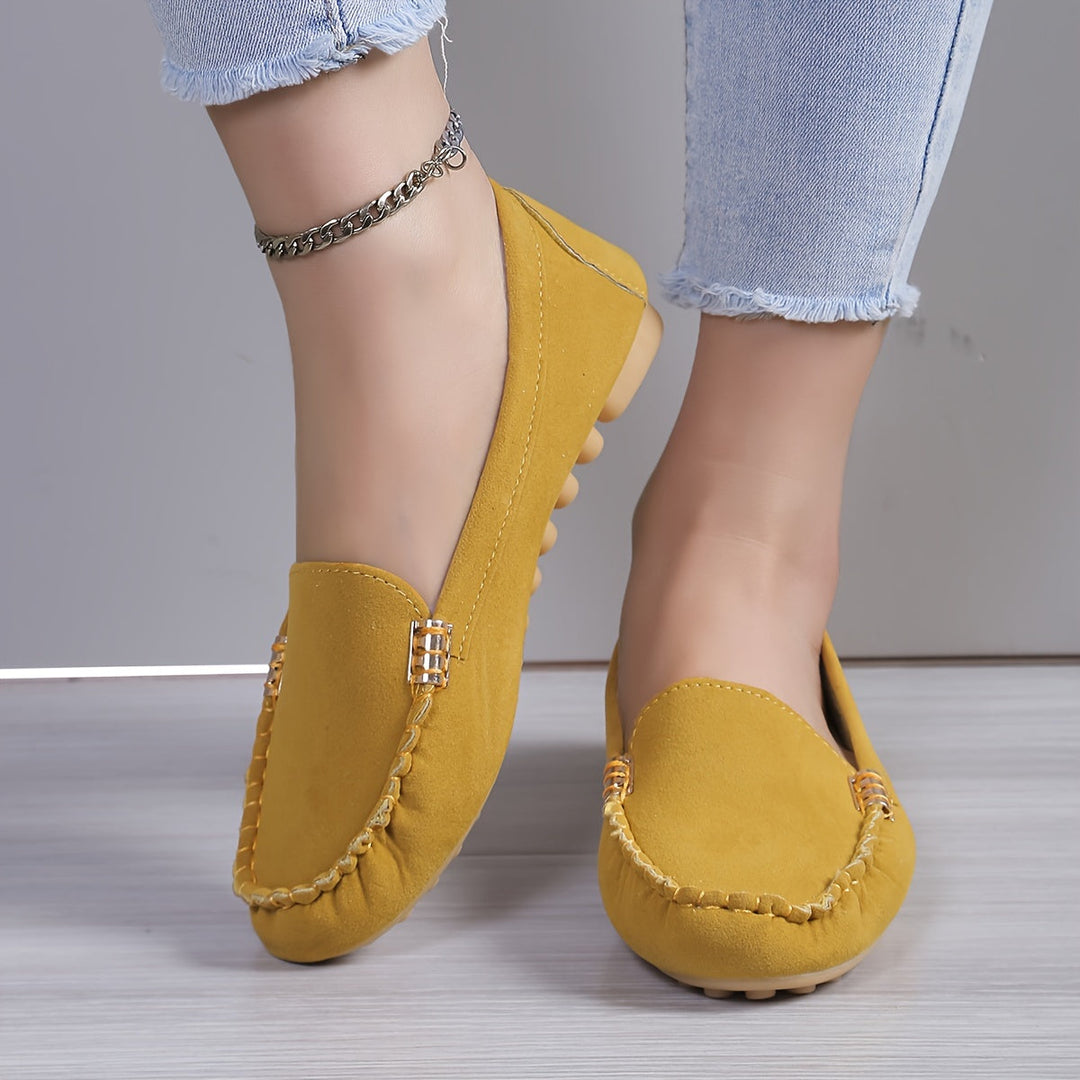 Stilvolle Damen Bequemschuhe: Mokassins in Bordeauxrot, elegante Freizeitschuhe mit weichem Fußbett.