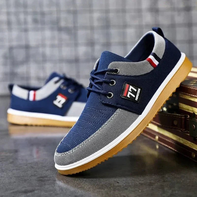 Atmungsaktive Herren Slip-On-Schuhe aus leichtem Material. Ideale Freizeitschuhe für bequemen Gehkomfort im Alltag.
