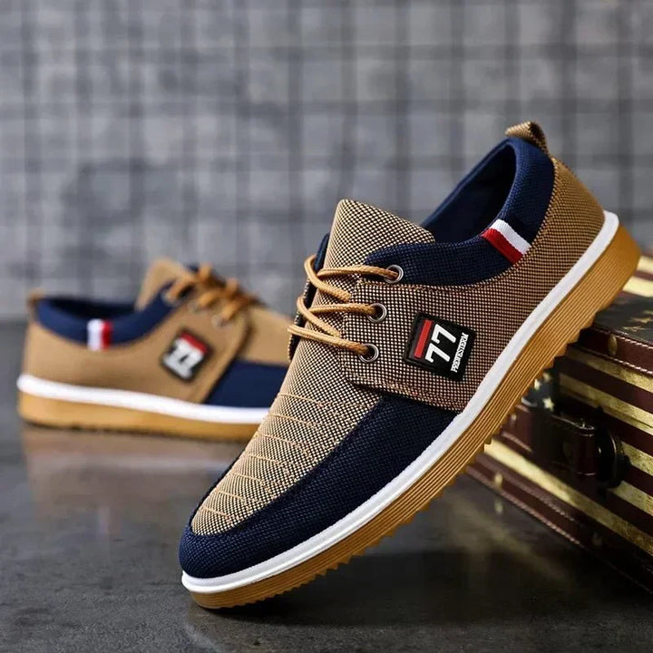 Bequeme Herren Slip-On-Slipper für den Alltag. Leichte, atmungsaktive Freizeitschuhe mit hohem Komfort.
