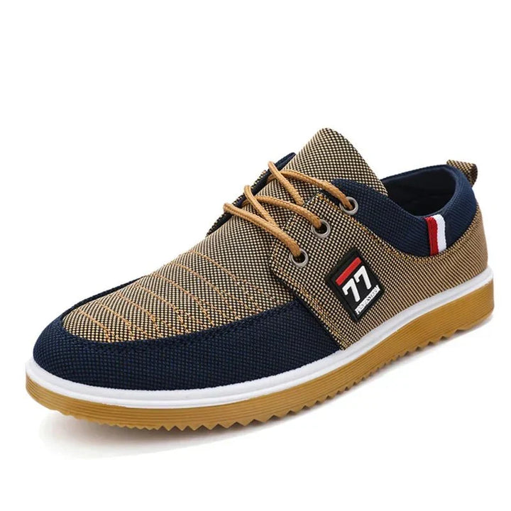 Detailansicht: Atmungsaktives, leichtes Obermaterial der Herren Slip-On-Schuhe. Ideal für Komfort und Frische im Alltag.