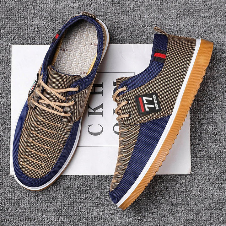 Seitenansicht: Herren Slip-On-Schuhe. Leichte, atmungsaktive Freizeitschuhe mit rutschfester Sohle für sicheren Halt im Alltag.