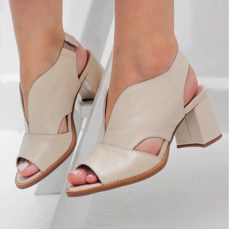 Business Casual Damen Sandalen Selina: Komfortable Ledersandalen mit stabilem Absatz & Fußbett.