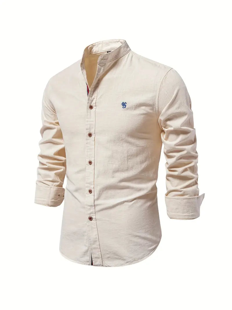 Offener Kragen & Knopfleiste vom Herren Langarmhemd Leon. Bequemes, stilvolles Frühlingshemd für Casual-Stil.