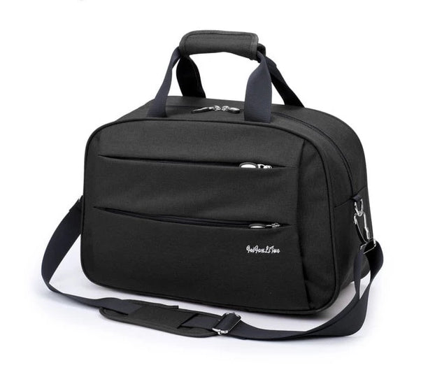 Robuste & leichte Koffertasche aus Nylon, flexibel & perfekt als Reisebegleiter.