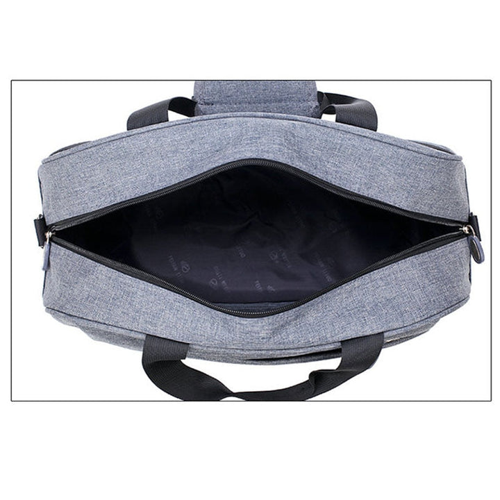 Mühelos reisen mit dieser leichten, flexiblen Handgepäcktasche aus Nylon, ideal für Kurztrips.