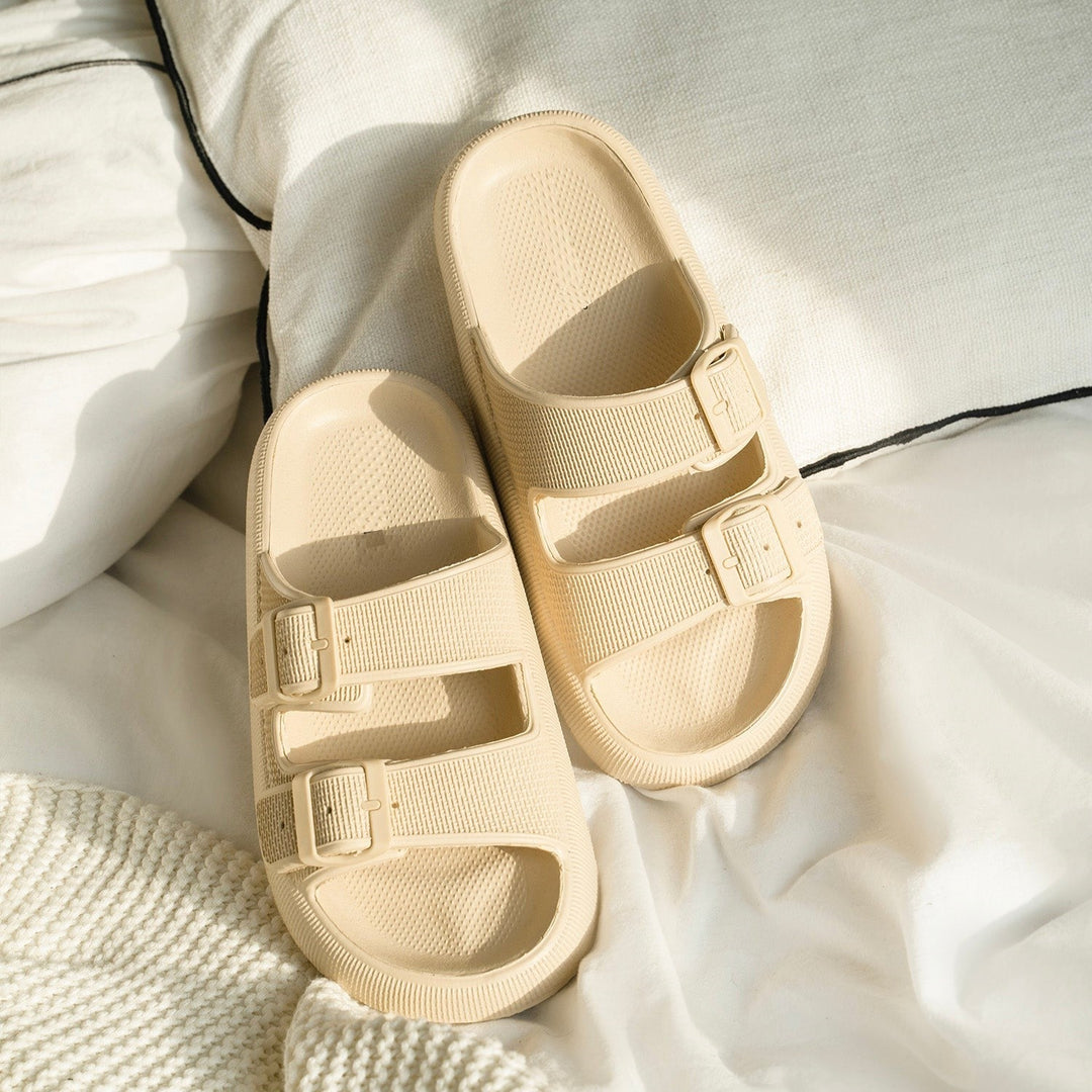 Unisex Pillow-Slides Livia, ultraweiche Sandalen für himmlischen Komfort. Perfekt als Hausschuhe oder Badelatschen.