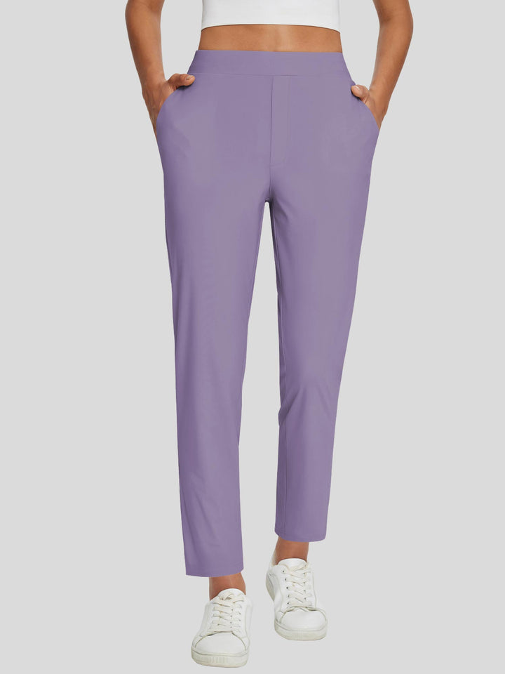 Damenmode: Leinenhose mit UPF 50+, hohem Bund & Beinschlitz. Eine stilvolle Sommer-Option.