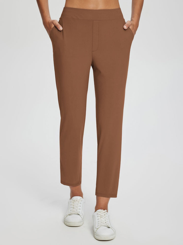 Komfortable Damenhose, UPF 50+, hoher Bund, Beinschlitz, Leinen. Perfekt für den Strandurlaub.