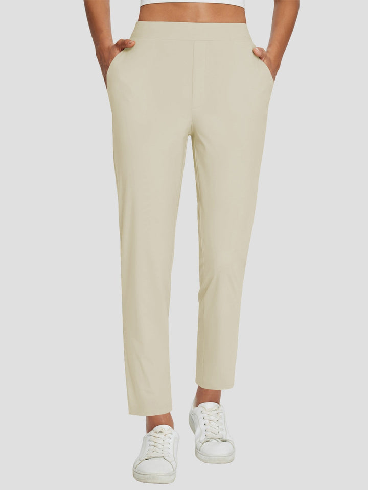 Moderne Damenhose mit hohem Bund, Leinen, UPF 50+. Beinschlitz sorgt für Bewegungsfreiheit.