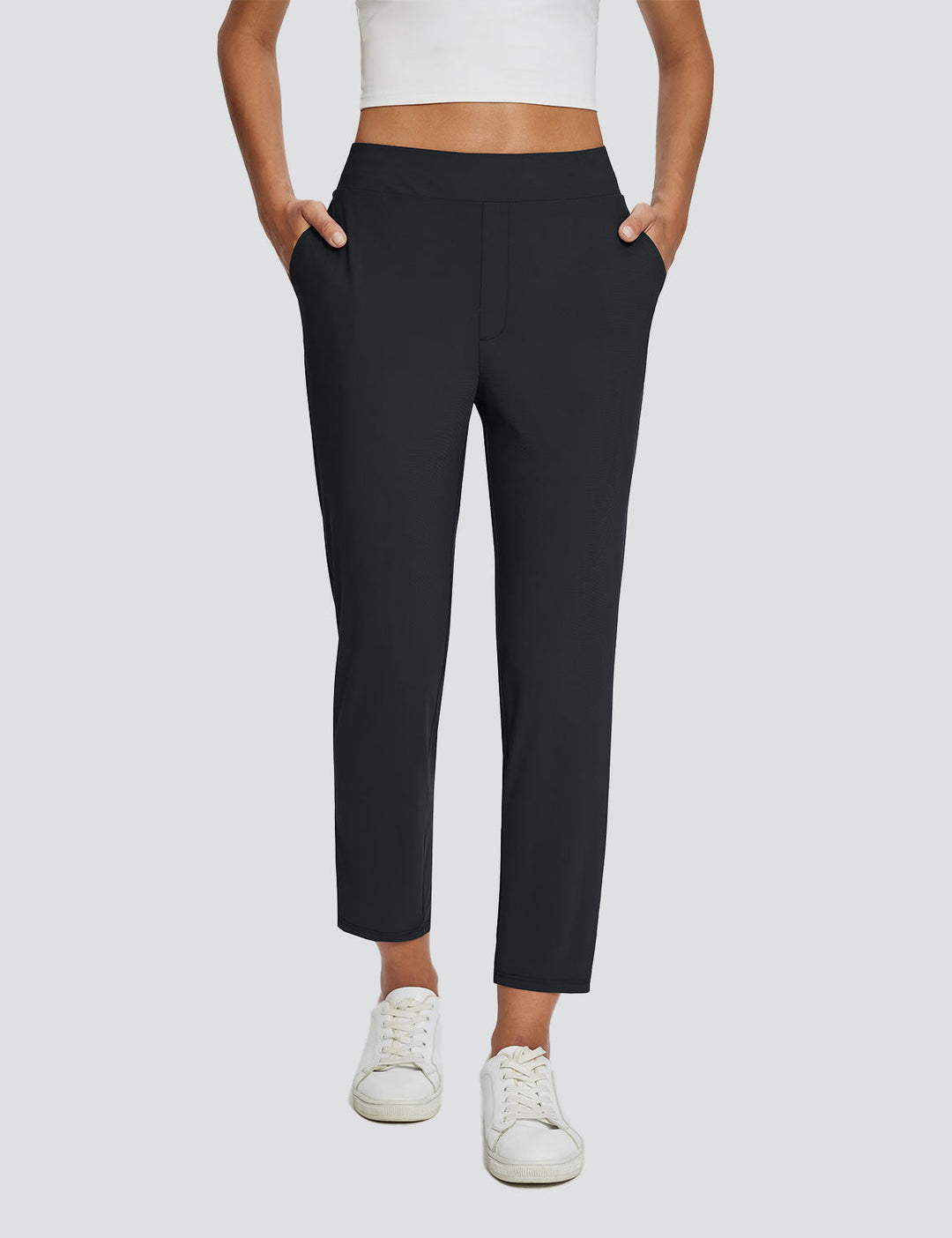 Sonnenschutz-Damenhose UPF 50+ mit hohem Bund und Beinschlitz aus atmungsaktivem Leinen.