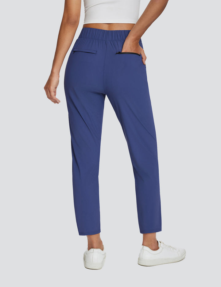 Vielseitige Damenhose mit UPF 50+, hohem Bund, Beinschlitz. Bequem für aktive Frauen im Sommer.