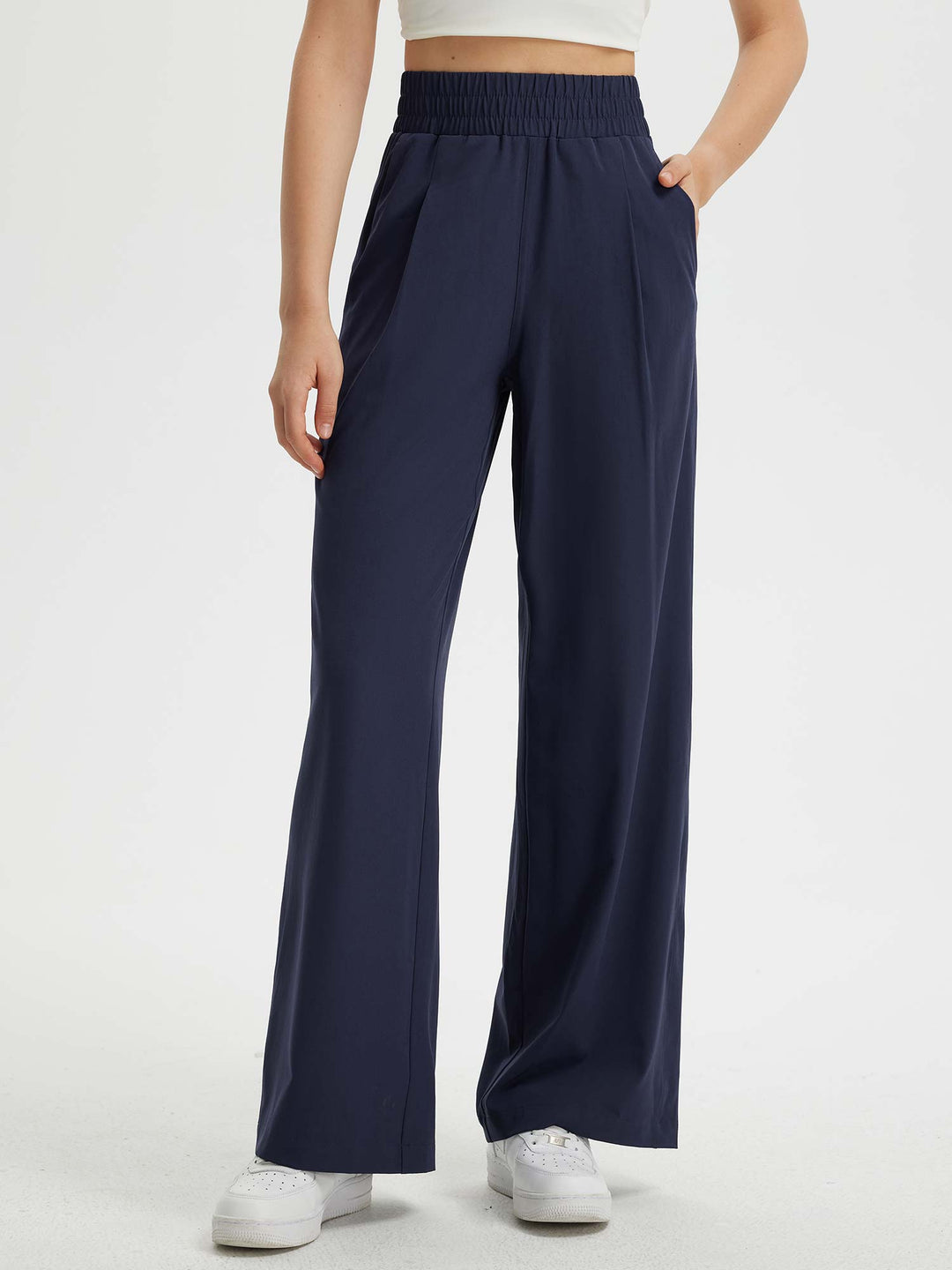 Bequeme Damen Freizeithose mit weitem Bein & elastischem Bund für Sommer.