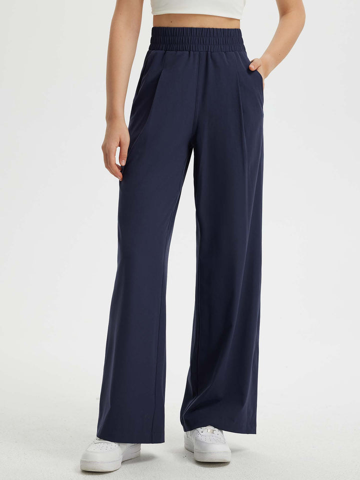 Bequeme Damen Freizeithose mit weitem Bein & elastischem Bund für Sommer.