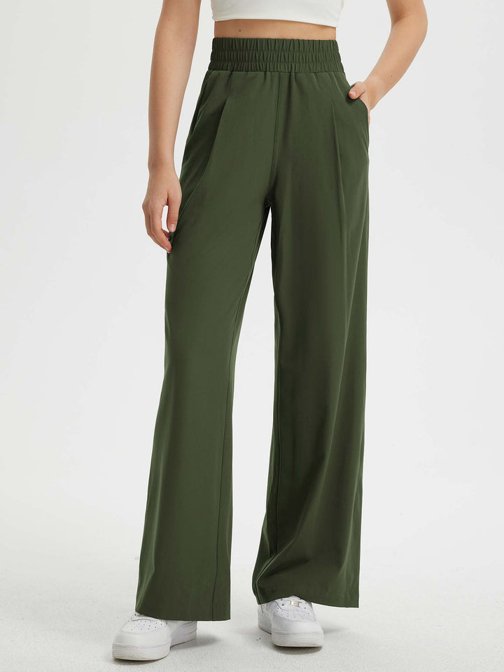 Luftige Damen Sommerhose mit UV-Schutz, weitem Bein & bequemer Passform.