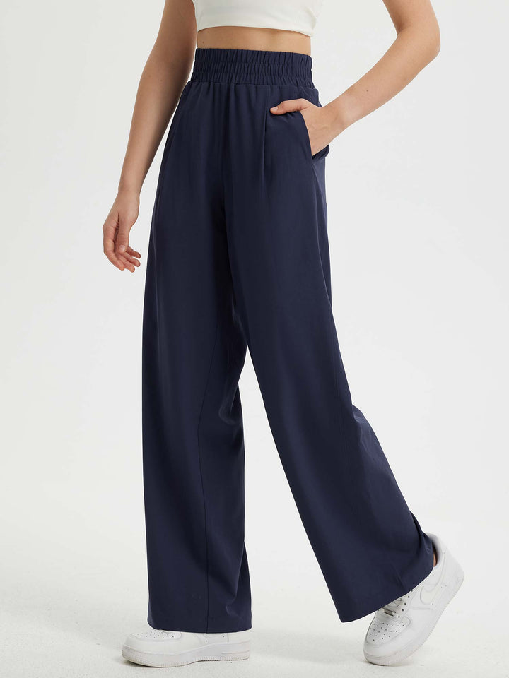 Damenhose mit weitem Bein, elastischem Bund, bequem, luftig & UV-schützend.